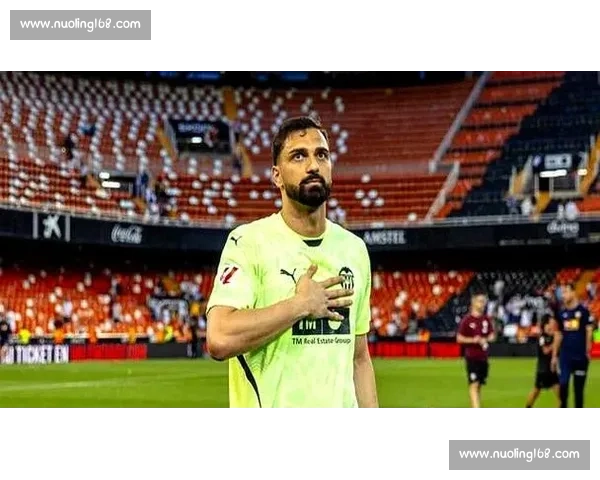 马马尔达什维利深情告别瓦伦西亚，官宣加盟利物浦开启英超新征程