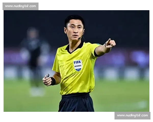 马宁世俱杯强硬执法：阻止违规换人引发教练组围堵